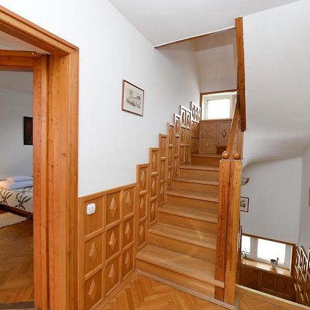 Vincze Vendeghaz Apartment เอ็กเกอร์ ภายนอก รูปภาพ
