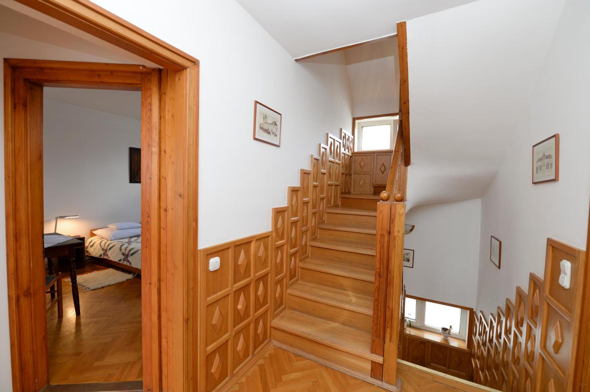 Vincze Vendeghaz Apartment เอ็กเกอร์ ภายนอก รูปภาพ