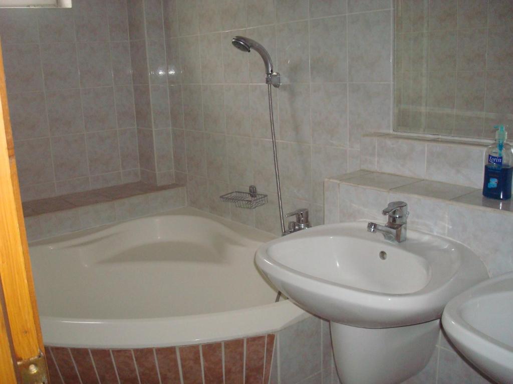 Vincze Vendeghaz Apartment เอ็กเกอร์ ห้อง รูปภาพ