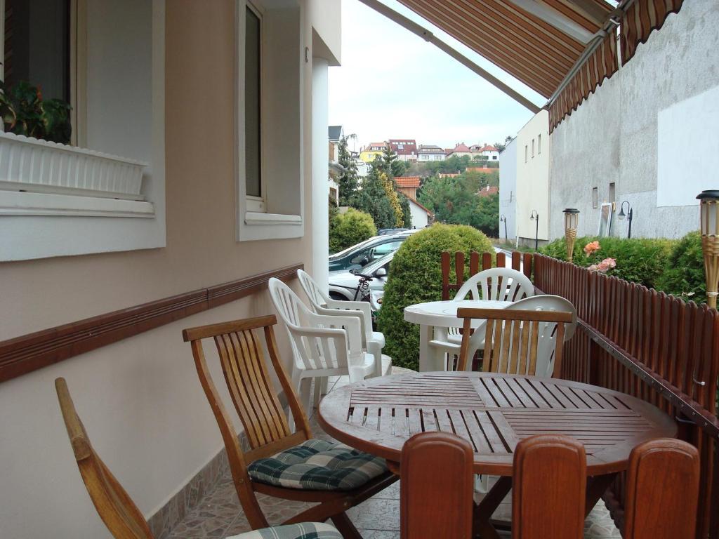 Vincze Vendeghaz Apartment เอ็กเกอร์ ภายนอก รูปภาพ