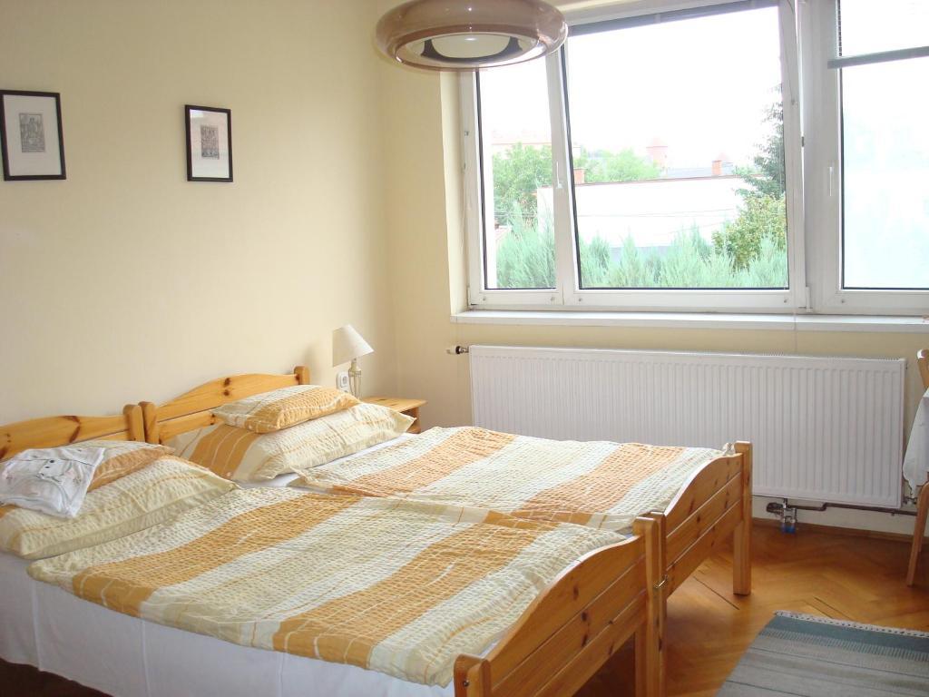 Vincze Vendeghaz Apartment เอ็กเกอร์ ห้อง รูปภาพ