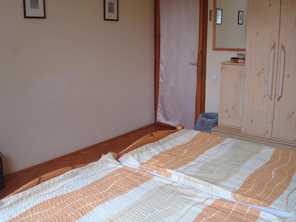 Vincze Vendeghaz Apartment เอ็กเกอร์ ห้อง รูปภาพ