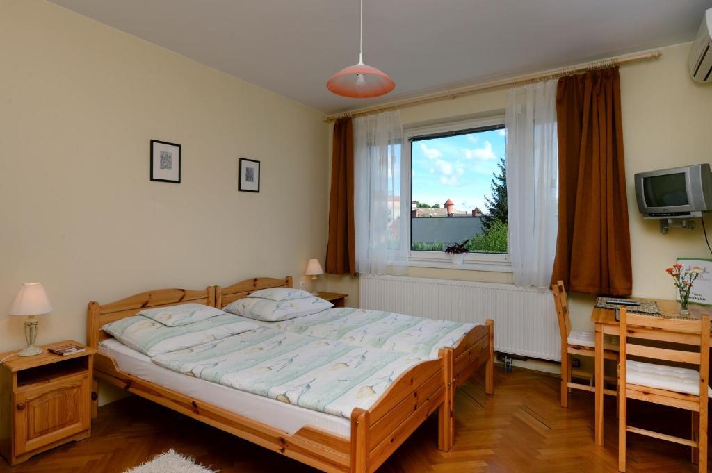 Vincze Vendeghaz Apartment เอ็กเกอร์ ภายนอก รูปภาพ